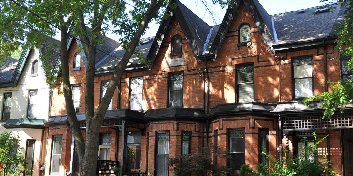Old Toronto houses are beautiful, but they may have common plumbing problems that buyers don't notice